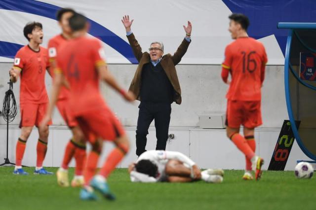 开云APP-马德兴：国足27人无甚新意 费南多或成唯一变数