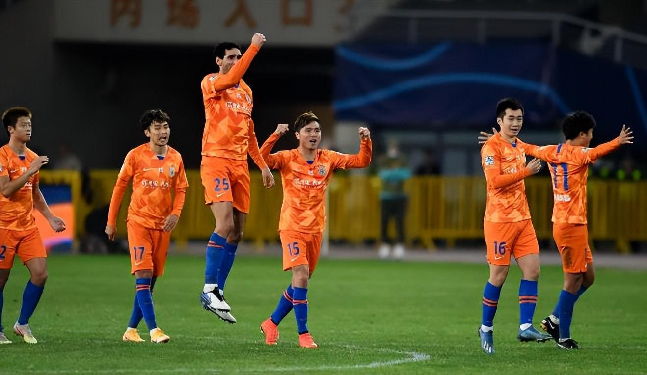 开云体育APP下载-意外！他有望成鲁能新赛季首位提前锁定主力的王牌新星，值得期待