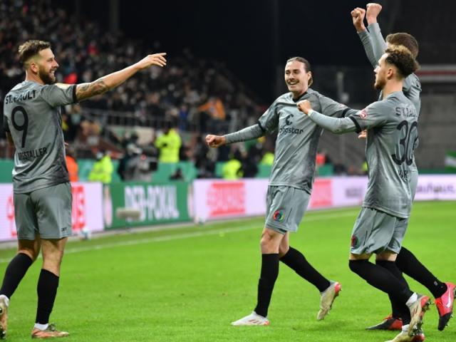 开云体育APP下载-德国杯德乙双杀德甲！多特出局，科隆诡异点球被吹