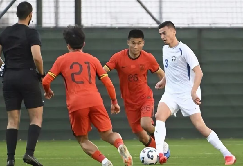 开云体育APP下载-国足2-2后，一号门将由谁担任？记者：李昊今年二门，评论一边倒